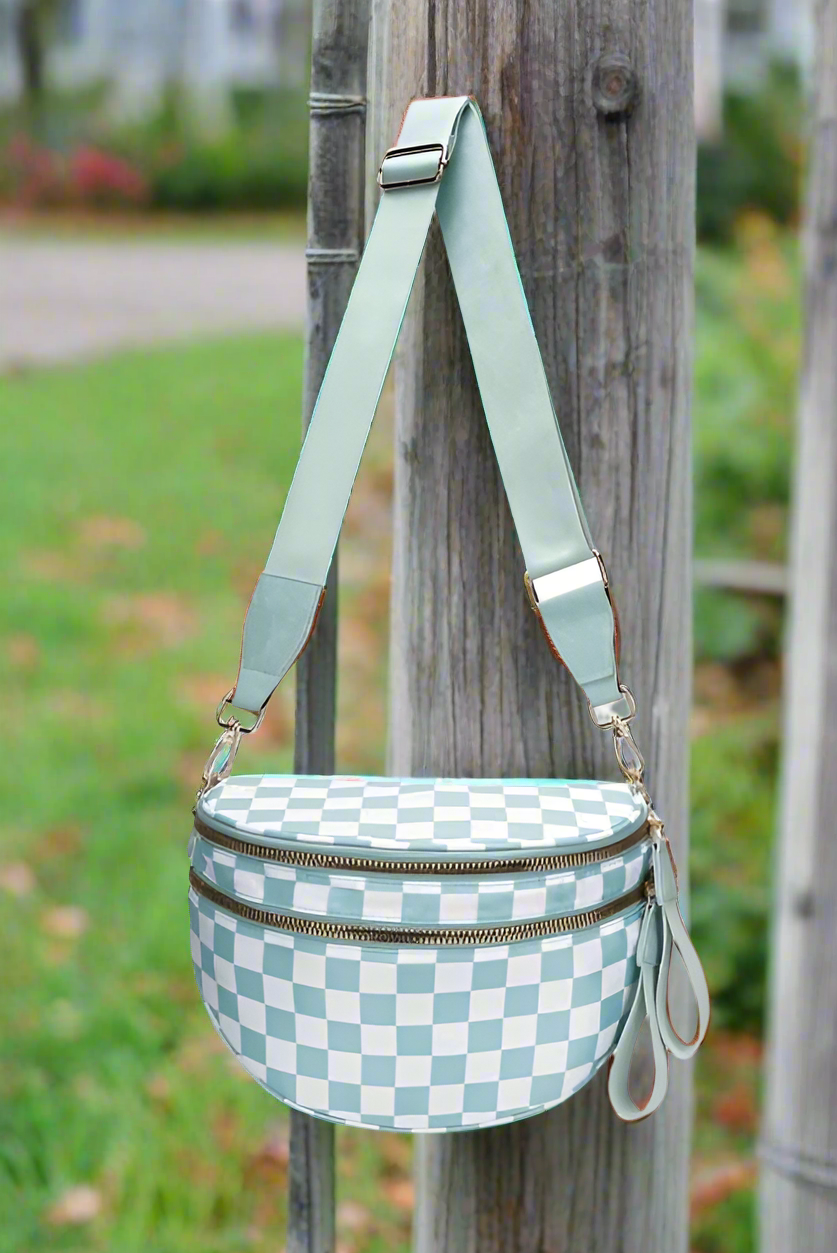 PREORDER: Street Chic Crossbody (ETA: Beginning of October) - BFF Here