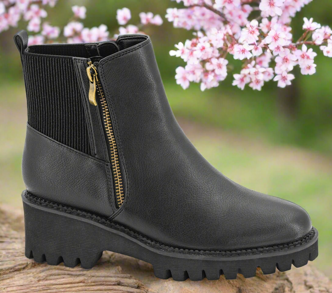 Take A Hike / Black by Corkys (ETA: Mid of September ) - BFF Here