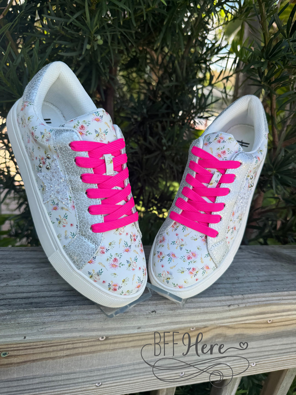 Supernova - White Ditzy Flower by Corkys - BFF Here