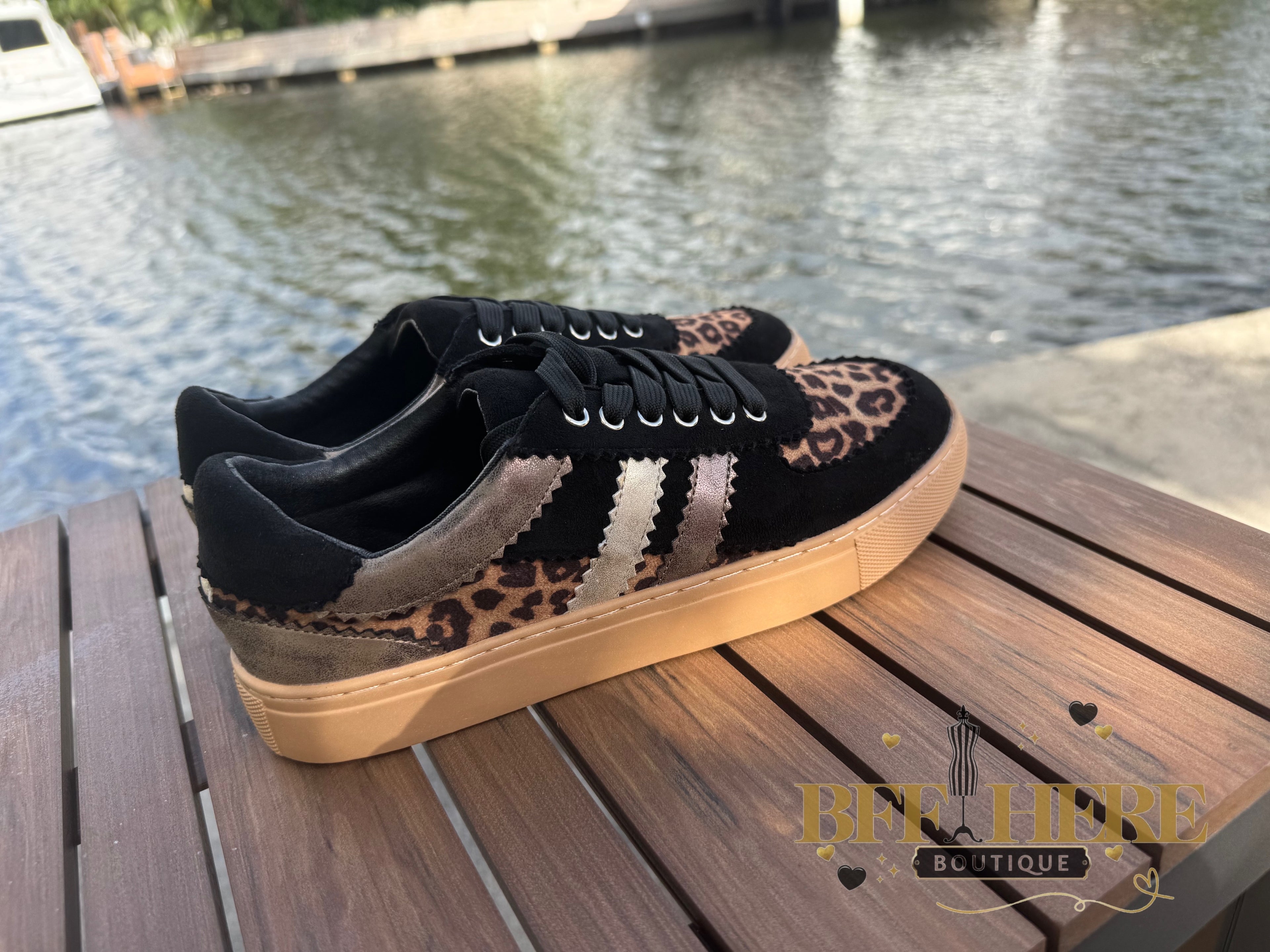 Rizz / Black by Corkys - BFF Here