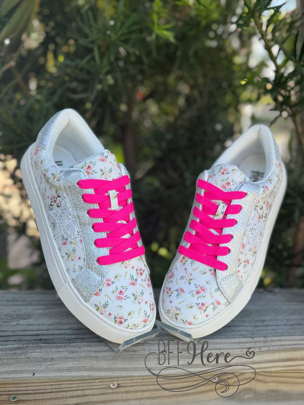 Supernova - White Ditzy Flower by Corkys - BFF Here