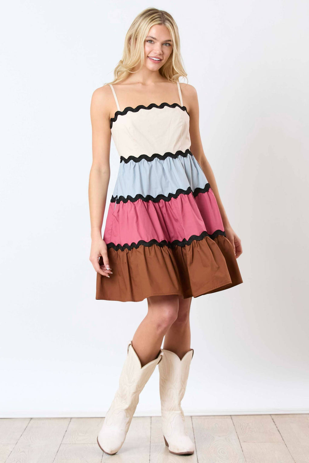 Summer Wave: Scallop Trim  Dress - BFF Here