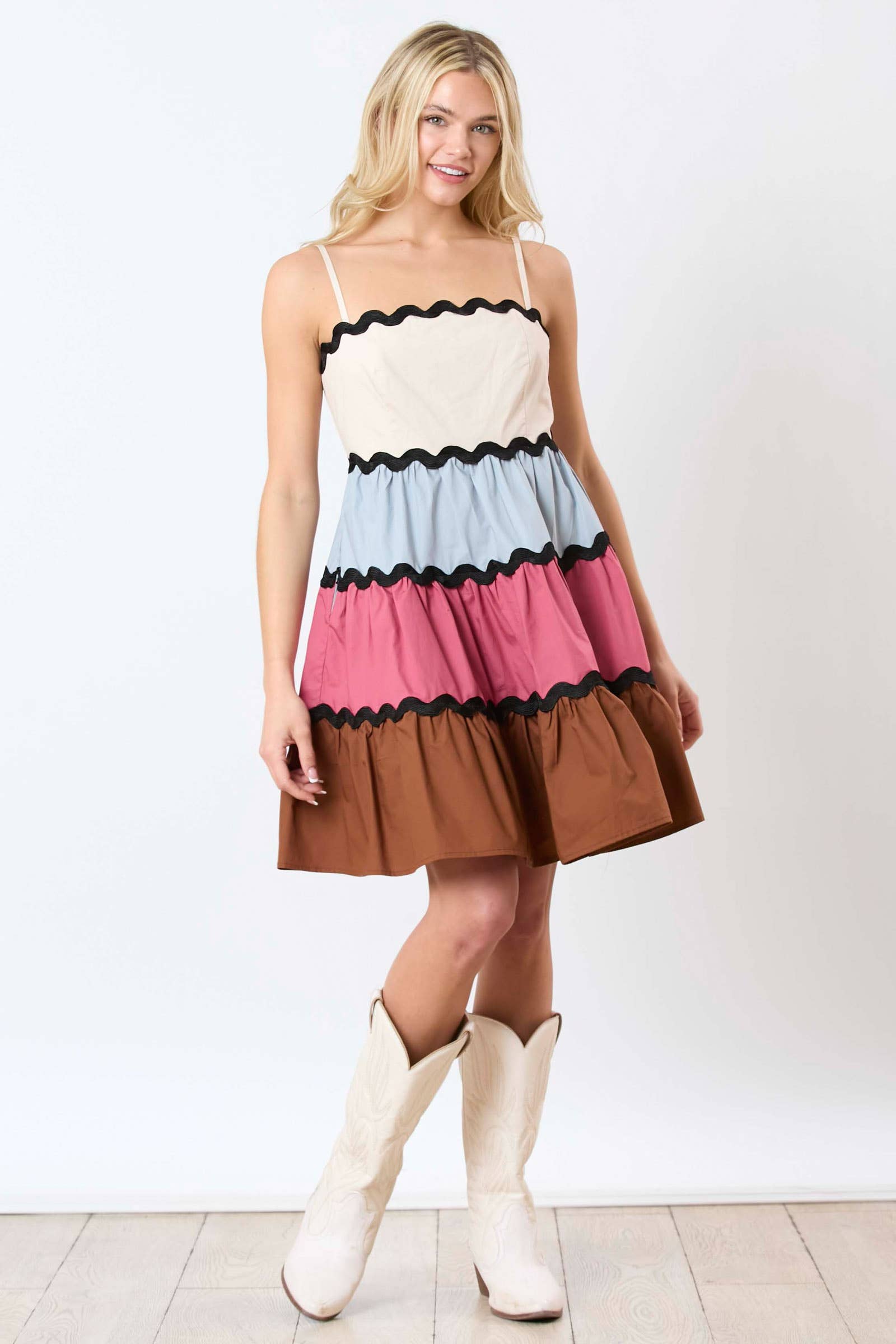 Summer Wave: Scallop Trim  Dress - BFF Here