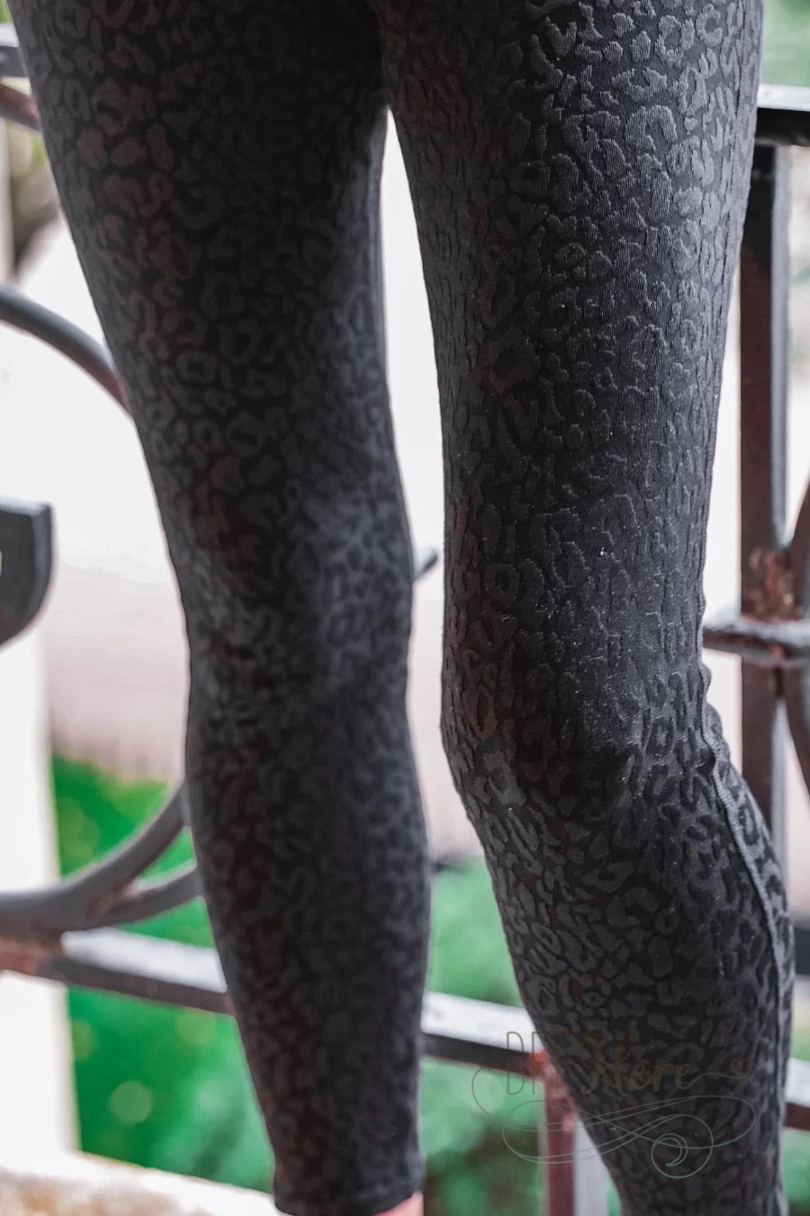 PREORDER-Textured Leopard Leggings (Ships Middle of December) - BFF Here