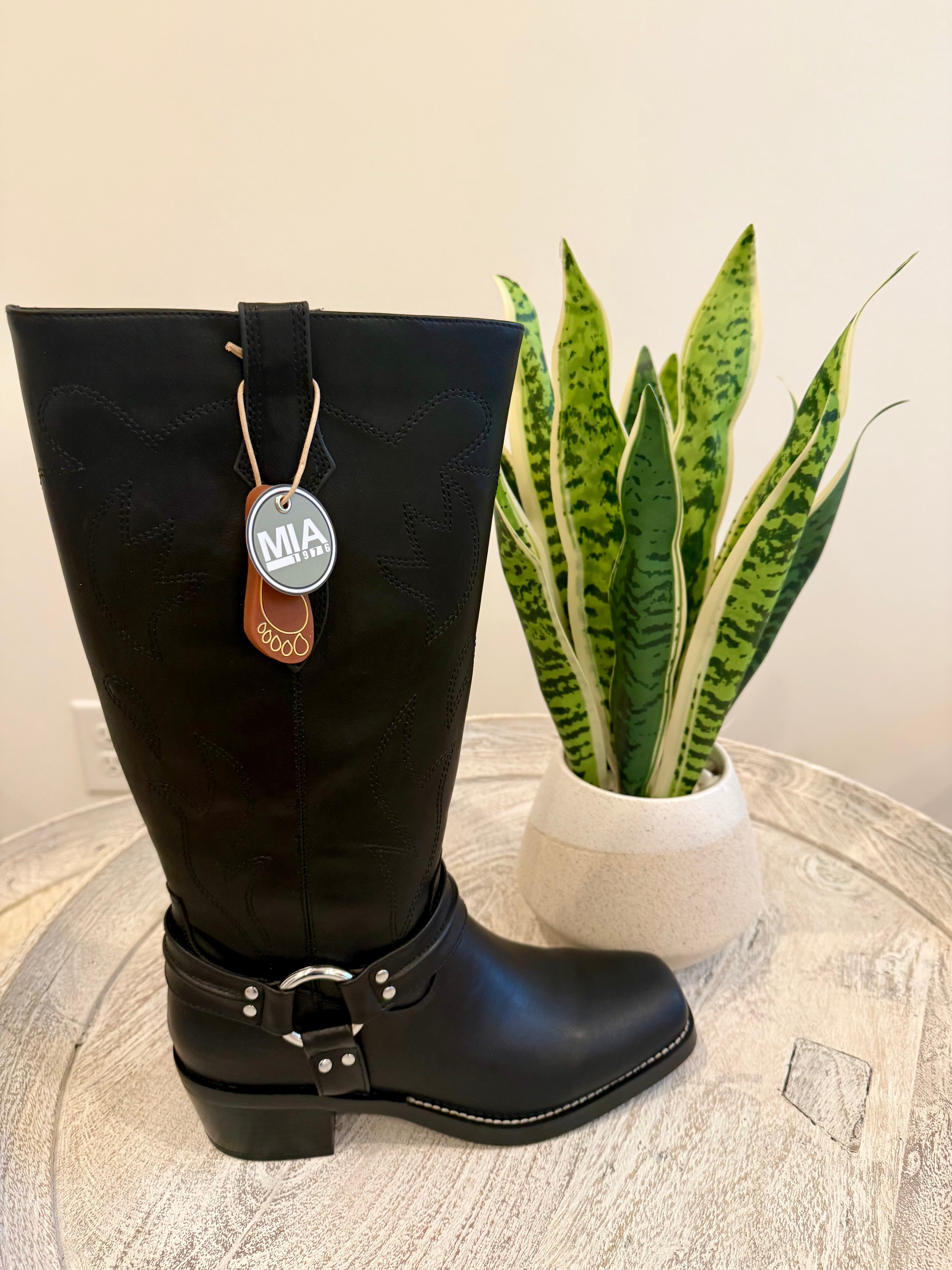 Diego – Black | by MIA Shoes / Array (Ships 2-3 weeks) - BFF Here