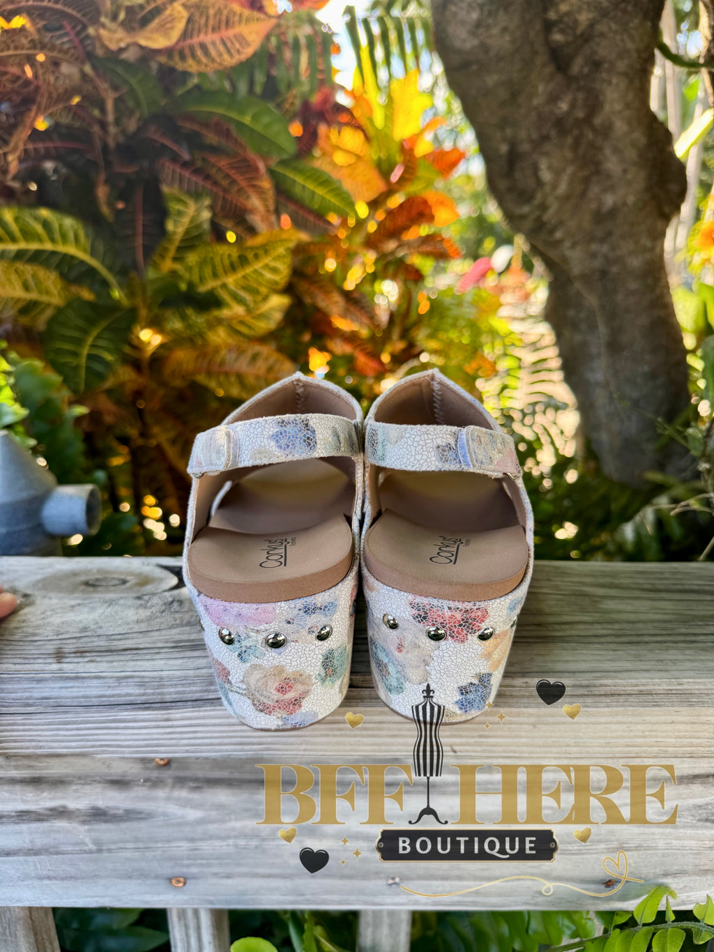 Carley - Putty Washed Flower by Corkys - BFF Here