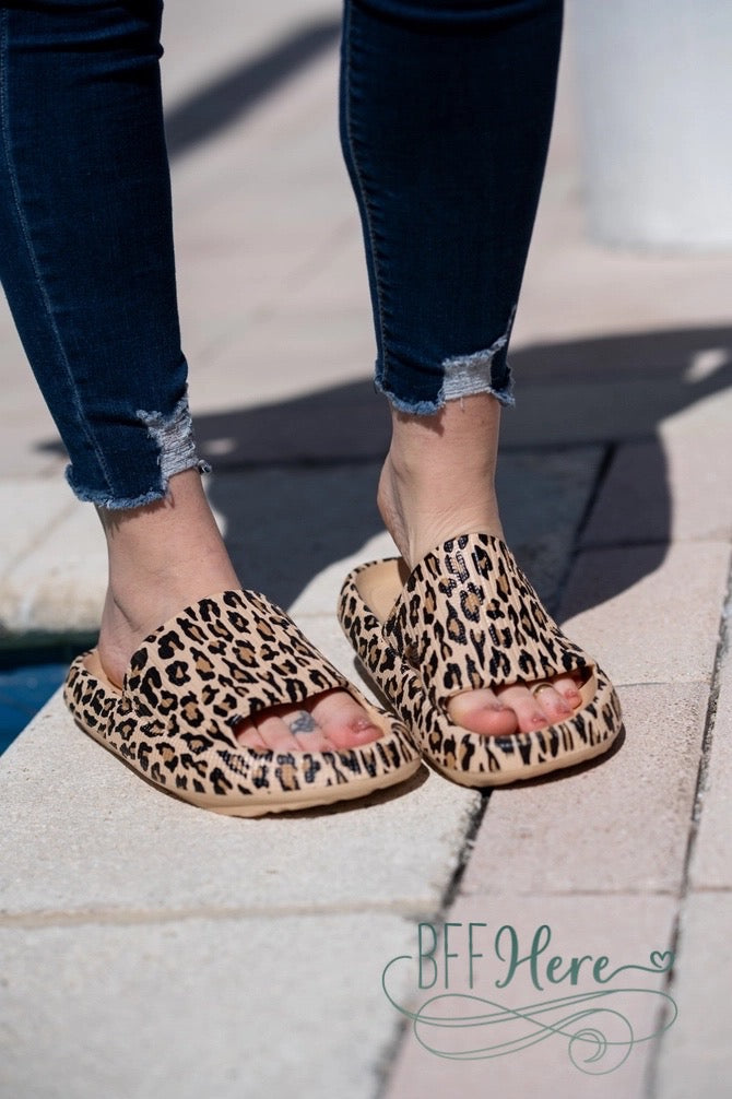 Wildcat Cozy Slides – Fierce Comfort / Brown Leopard - BFF Here