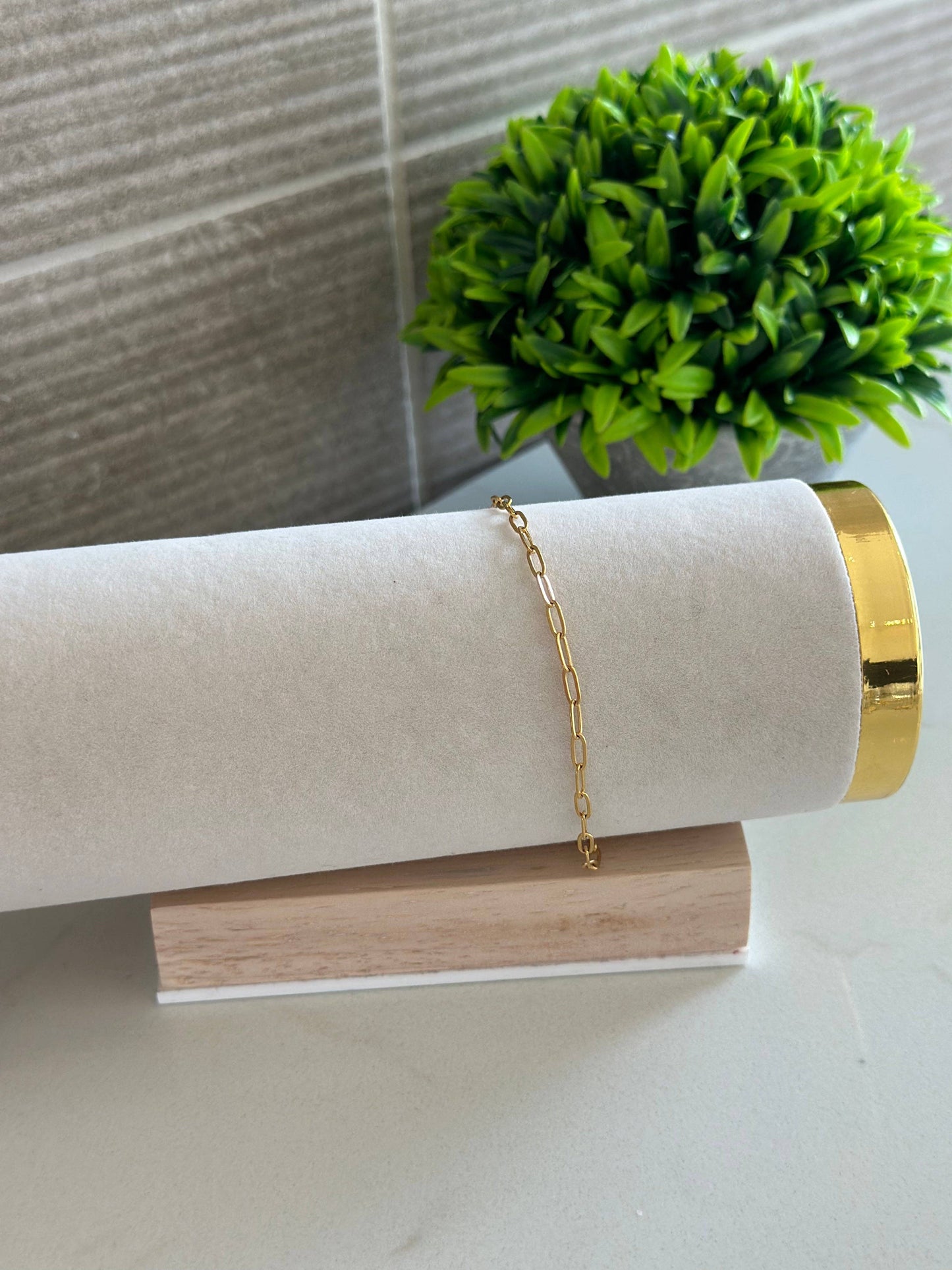 Golden Simplicity: Delicate Paperclip Chain Bracelet