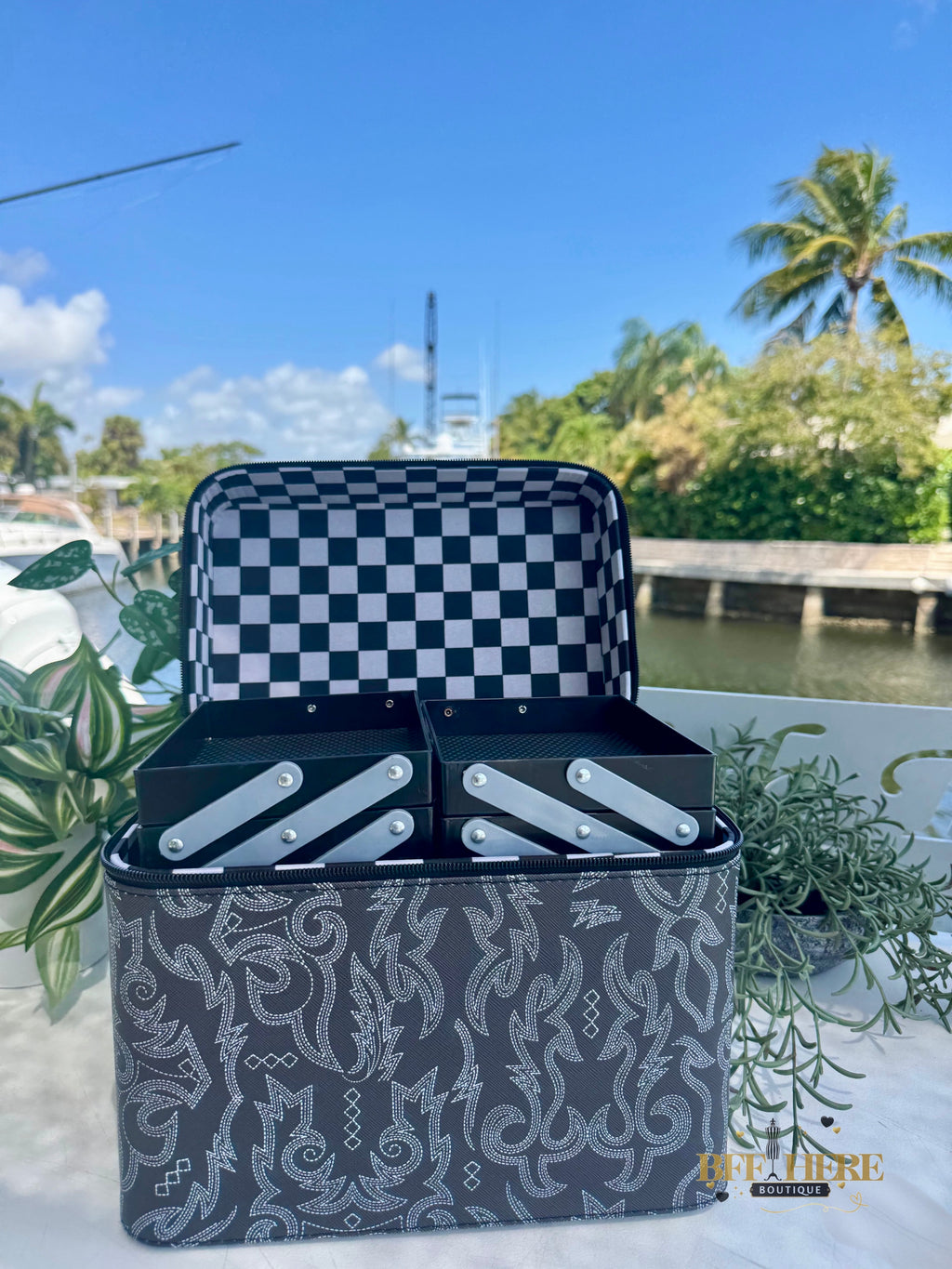 Good For The Soul Makeup Box by Sterling Kreek - BFF Here