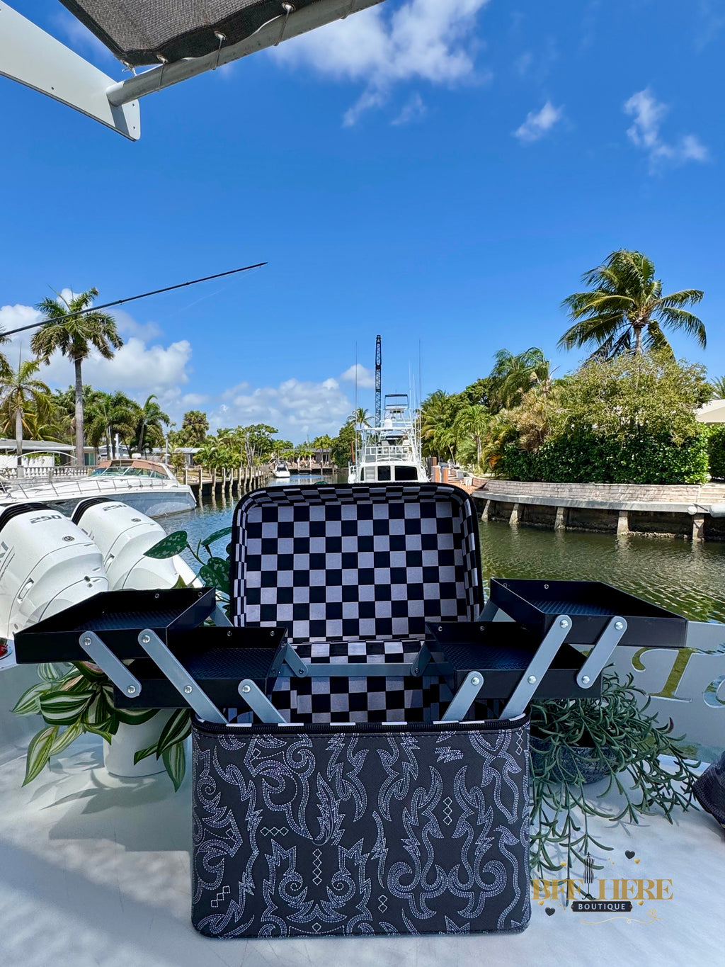 Good For The Soul Makeup Box by Sterling Kreek - BFF Here