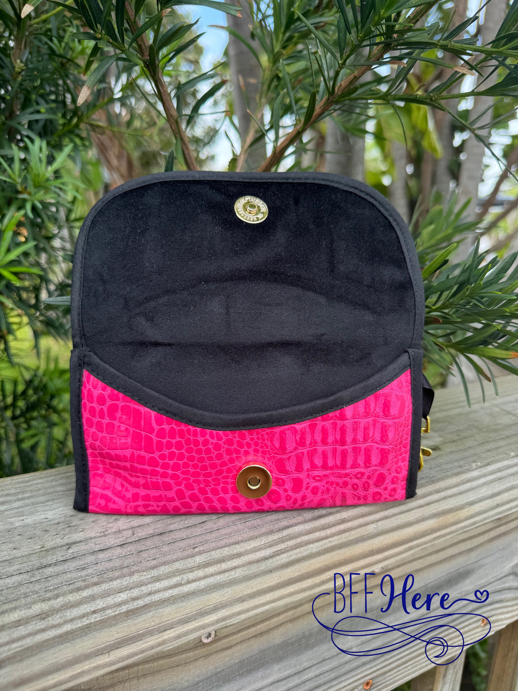 Shades Of Dolly Sunglass Case by Makeup Junkie Bags - BFF Here