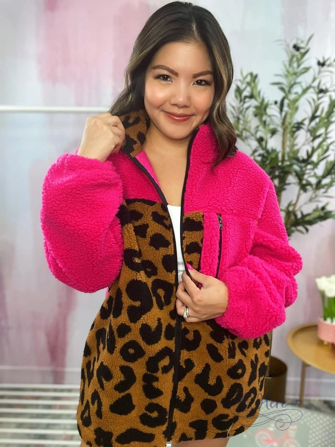 PREORDER: Bright Pink Leopard Print Sherpa Zip-Up: Cozy Meets Chic for Ultimate Comfort (Ships Middle of September ) - BFF Here