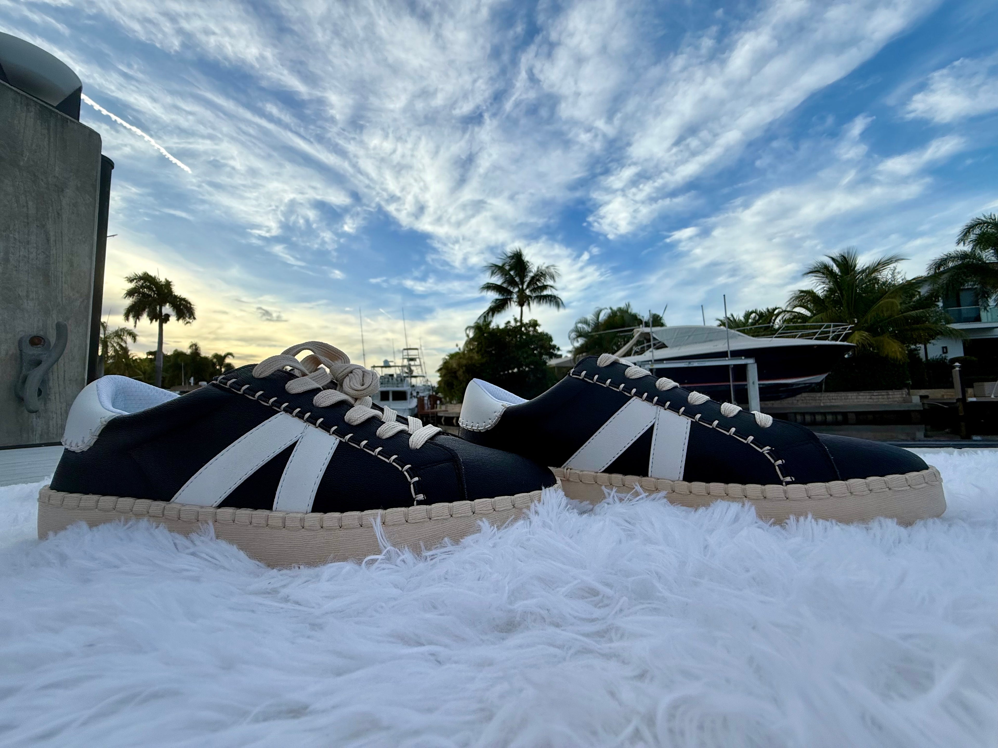 Friend Zone / Black by Corkys - BFF Here