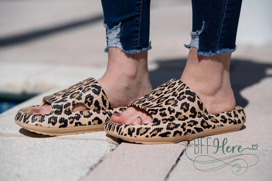 Wildcat Cozy Slides – Fierce Comfort / Brown Leopard - BFF Here