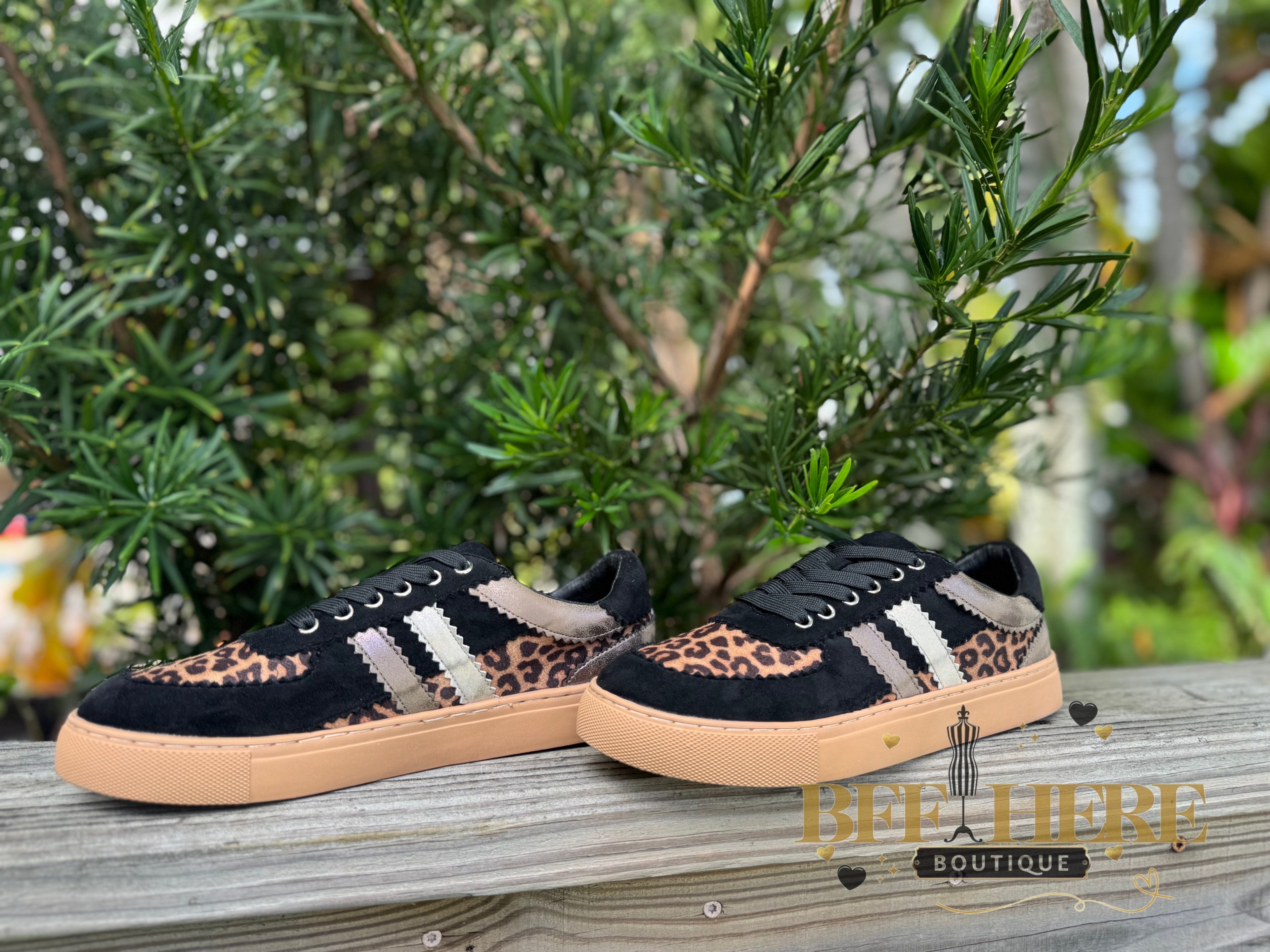 Rizz / Black by Corkys - BFF Here