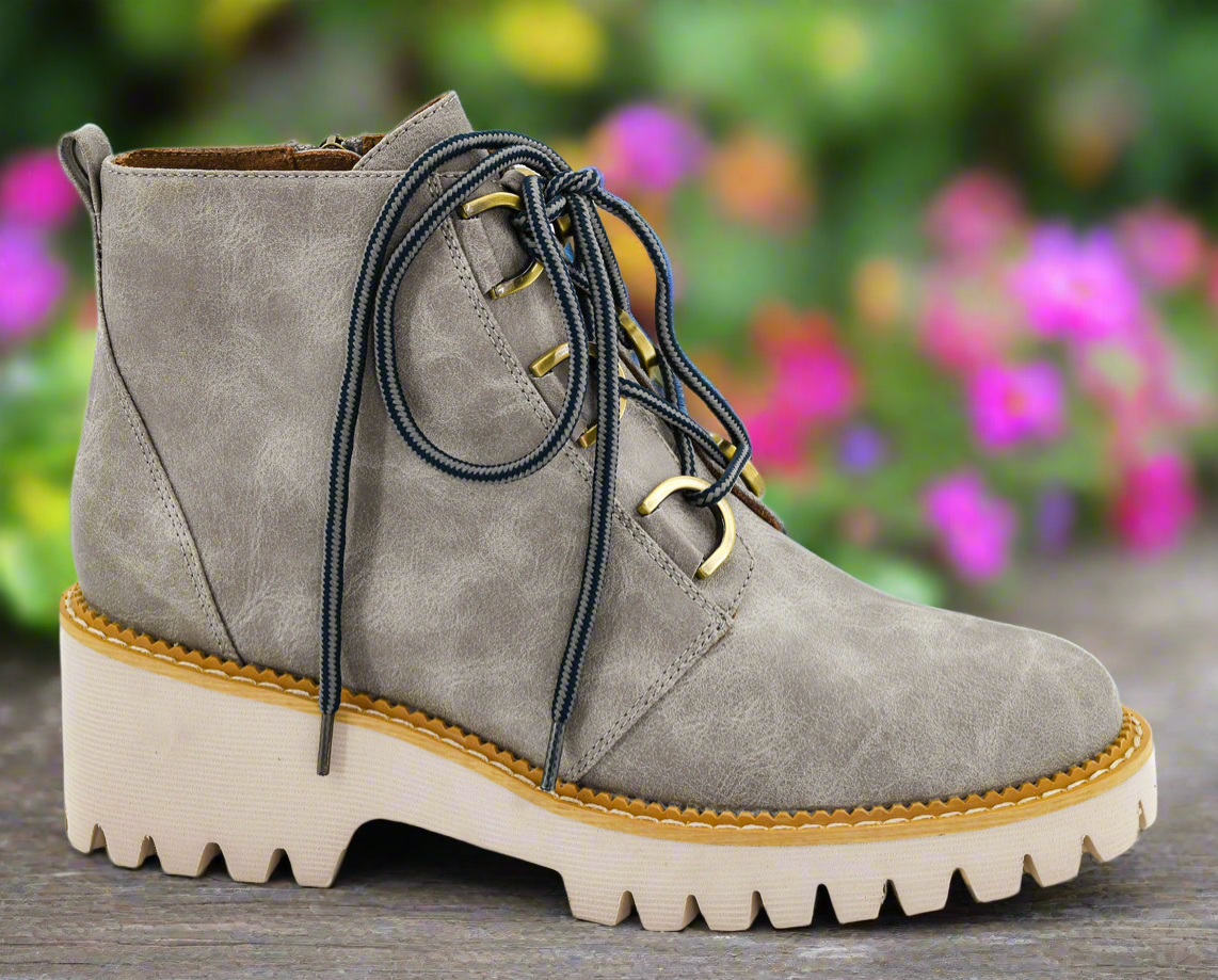 Trail Ride / Gray by Corkys (ETA: Mid of September) - BFF Here