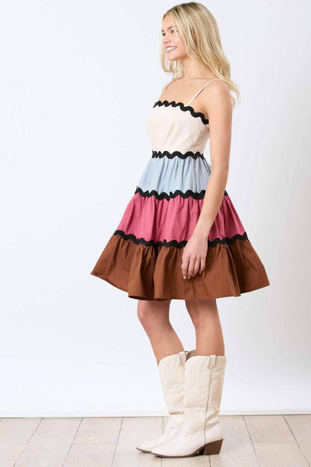 Summer Wave: Scallop Trim  Dress - BFF Here