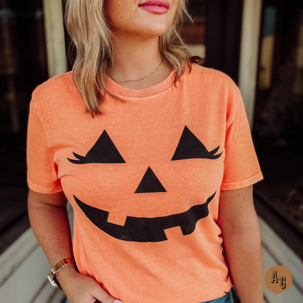 Happy Hollow Lady Lantern Tee - BFF Here