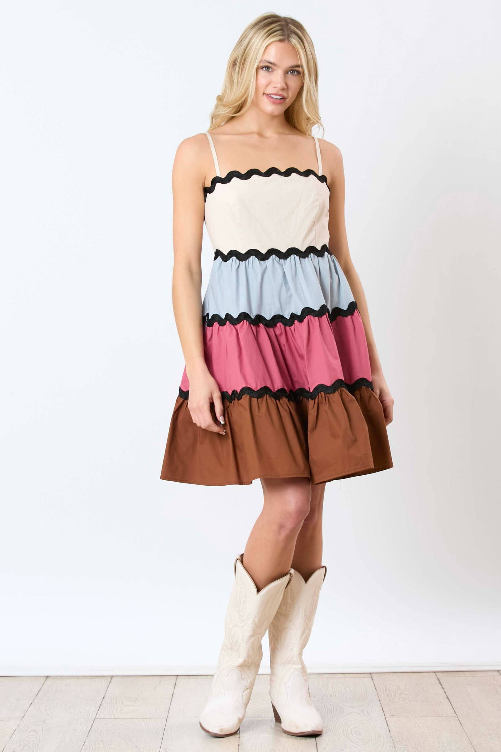Summer Wave: Scallop Trim  Dress - BFF Here