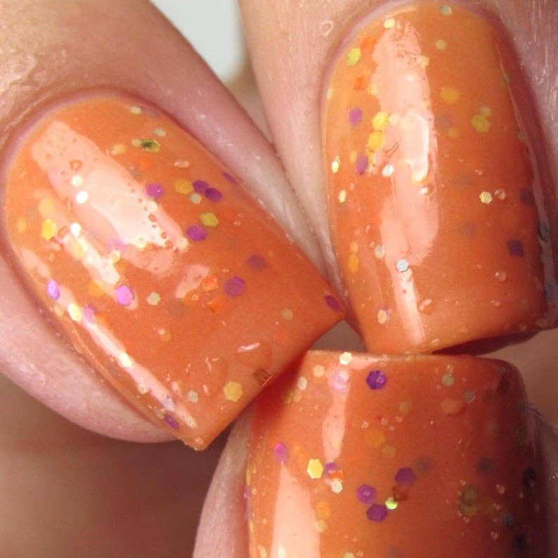 Sunny Daze -- Thermal Color Nail Polish - BFF Here