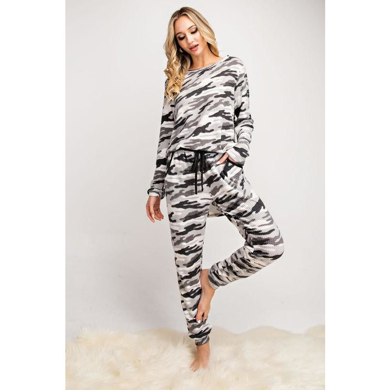 Camo Print Lounging Pants - BFF Here
