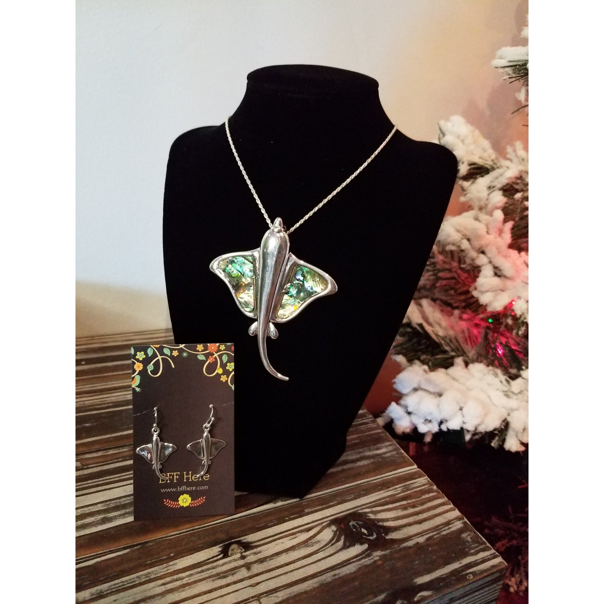 Sting Ray Abalone Pendant & Earring Set - BFF Here