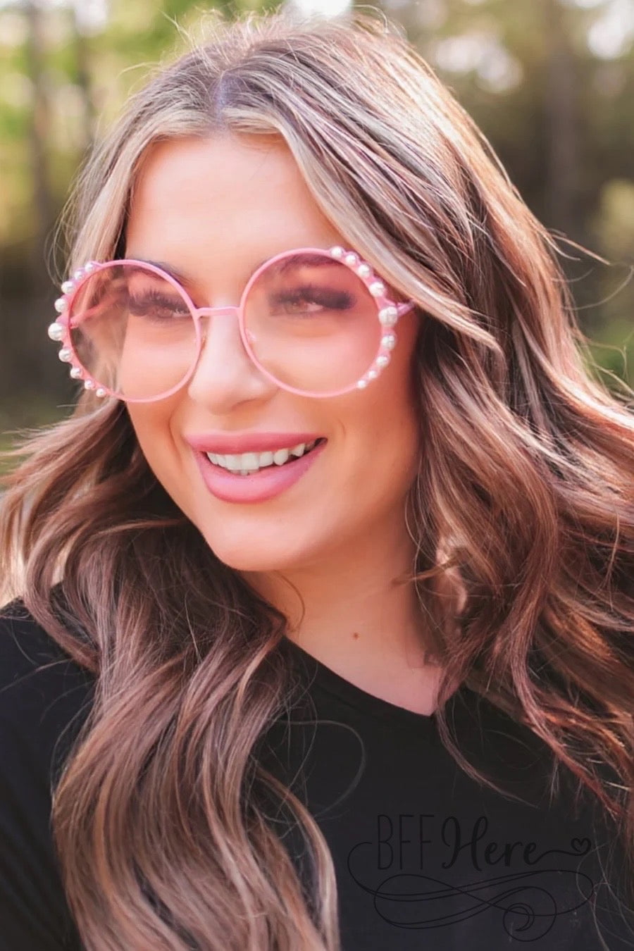 Fierce And Flirty Pearl Sunglasses / Pink - BFF Here