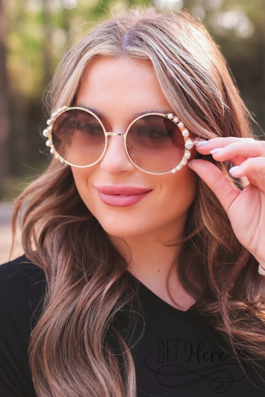 Fierce And Flirty Pearl Sunglasses / Brown - BFF Here