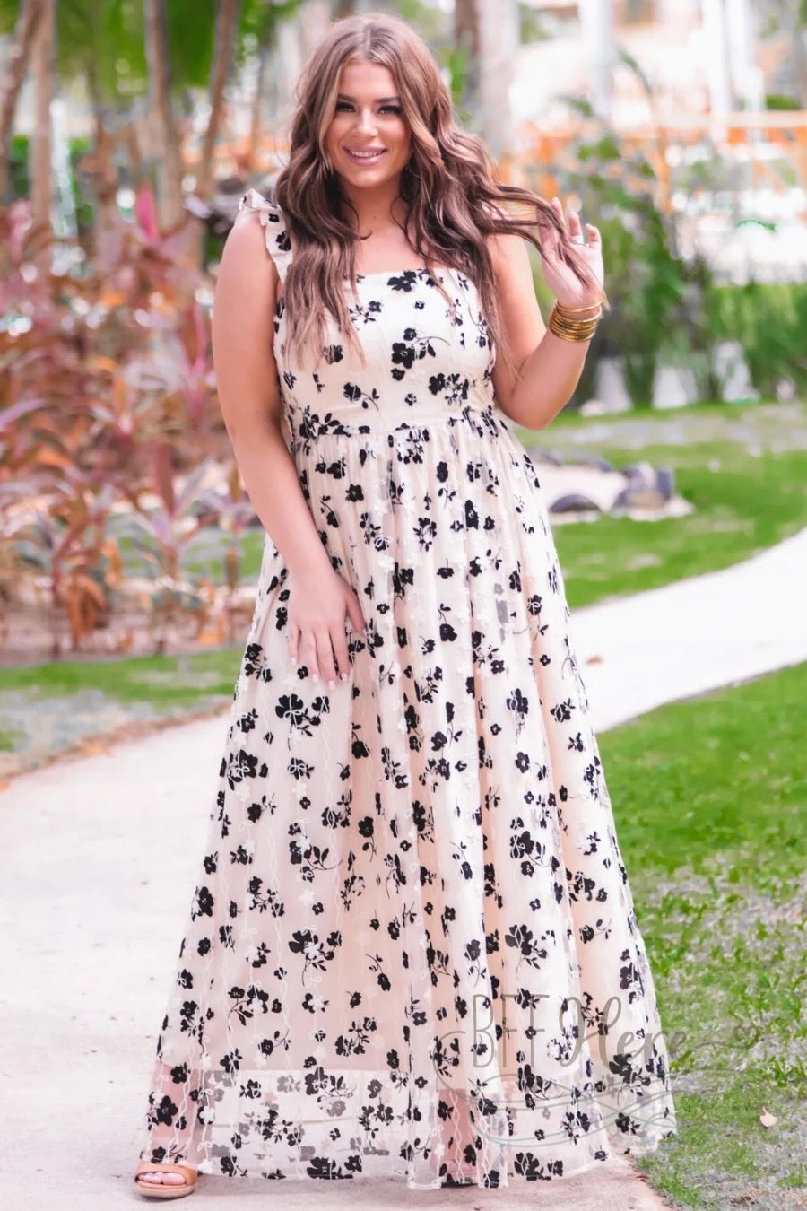 PREORDER-Bluebell Applique Maxi Dress - BFF Here