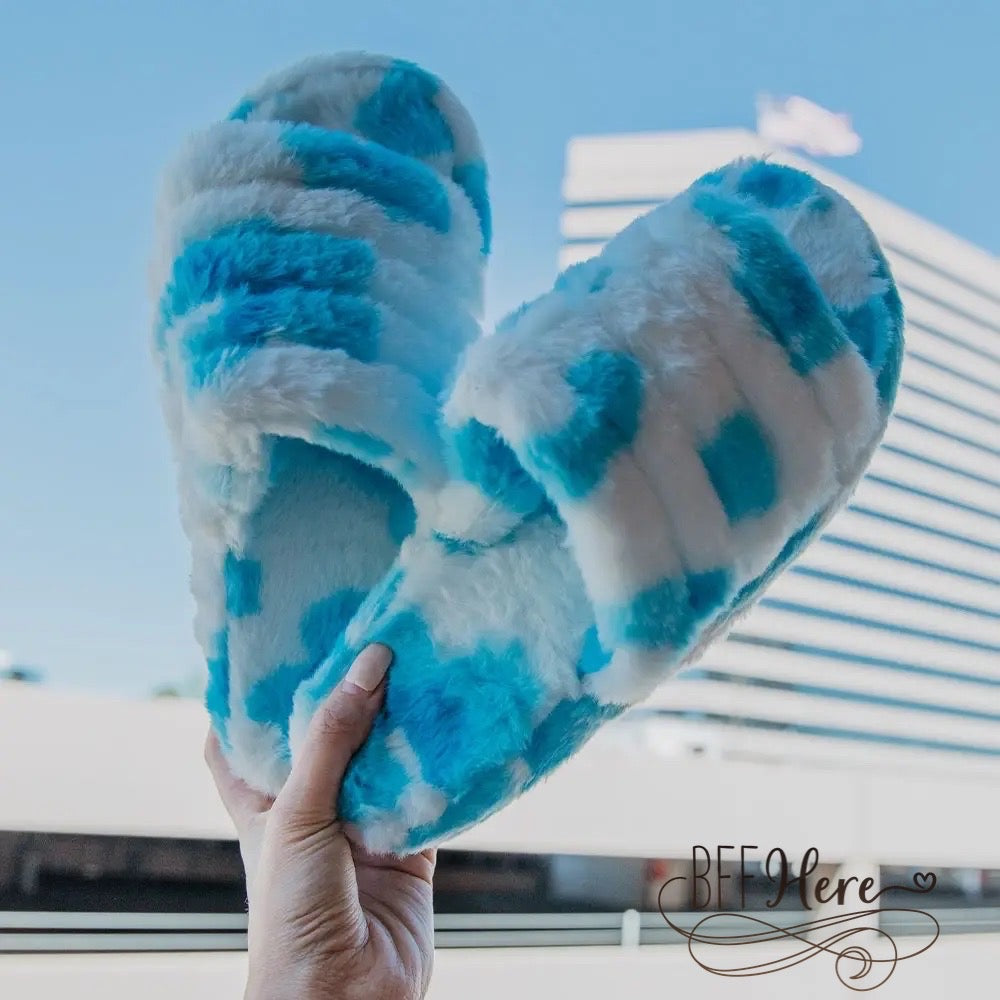 Preorder—Cotton Candy Faux Fur Slippers / Blue - BFF Here