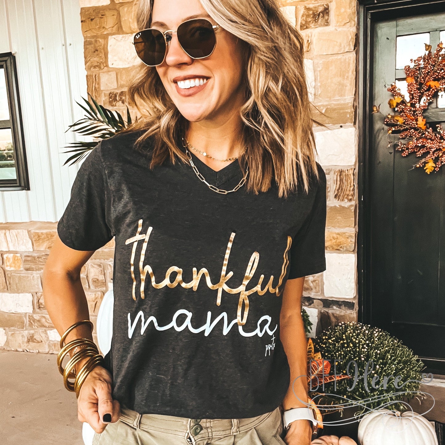 Thankful Mama Charcoal V-neck - BFF Here