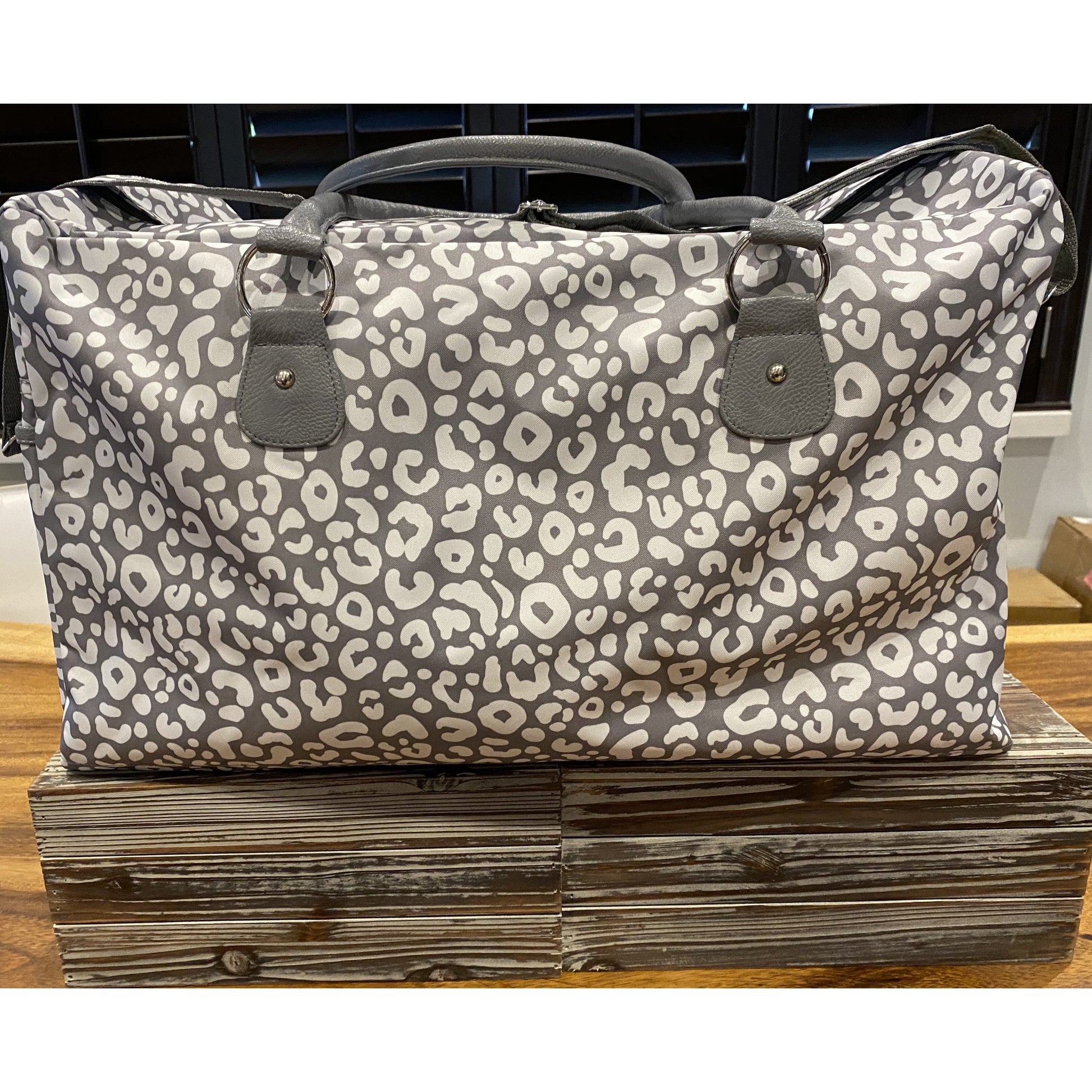 Smokey Leopard Travel Bag - BFF Here